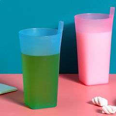 Children's cup with built-in straw, food-grade plastic water bottle