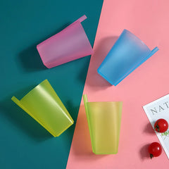 Children's cup with built-in straw, food-grade plastic water bottle