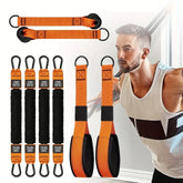 Équipement de fitness à domicile. Une bande de résistance utilisée pour la pression vers le bas et autres exercices pour façonner vos triceps, latissimus dorsi