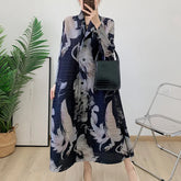 Printed V-neck dress for mom, new fashion for middle-aged and older women, seven-quarter sleeves, green pleated skirt, Spring 2025