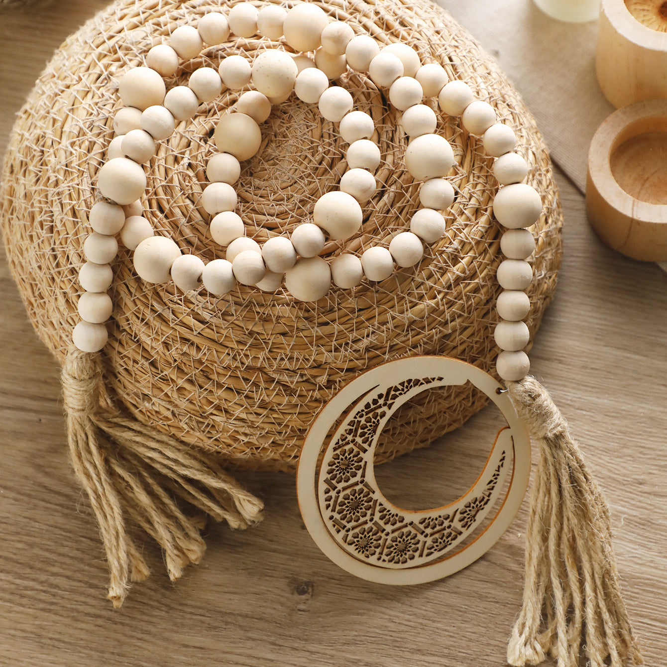 1pc Ramadan Wooden Beads Wall Hanging, Islamic Crescent Moon & Lantern Decor, Eid Al-Fitr Mubarak Muslim Ornament, No Electricity Festive Party Decoration, Ideal Gift for Ramadan Celebrations