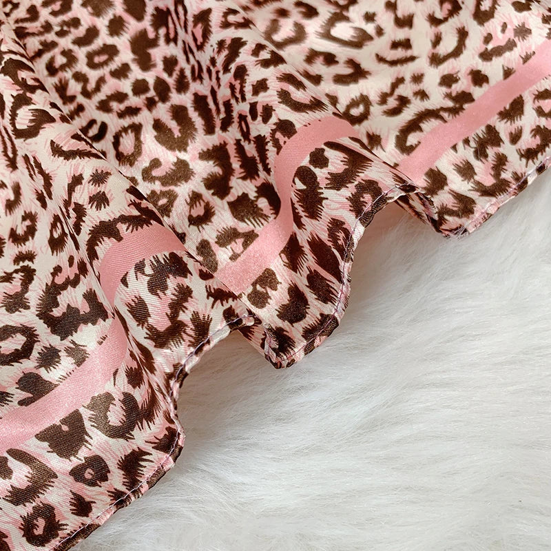 2025 Design marque foulard foulard châle enveloppes imprimer soie Satin écharpe carré femmes musulman Hijab élégant bandeau Bandana