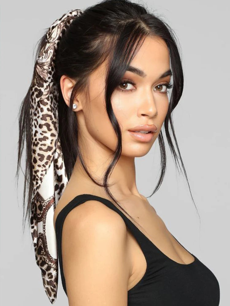 2025 Design marque foulard foulard châle enveloppes imprimer soie Satin écharpe carré femmes musulman Hijab élégant bandeau Bandana