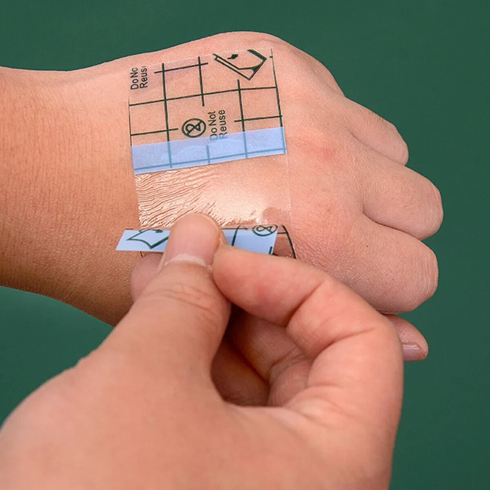 Waterproof PU film, adhesive bandage for aftercare, skin protection, healing, tattoo repair.