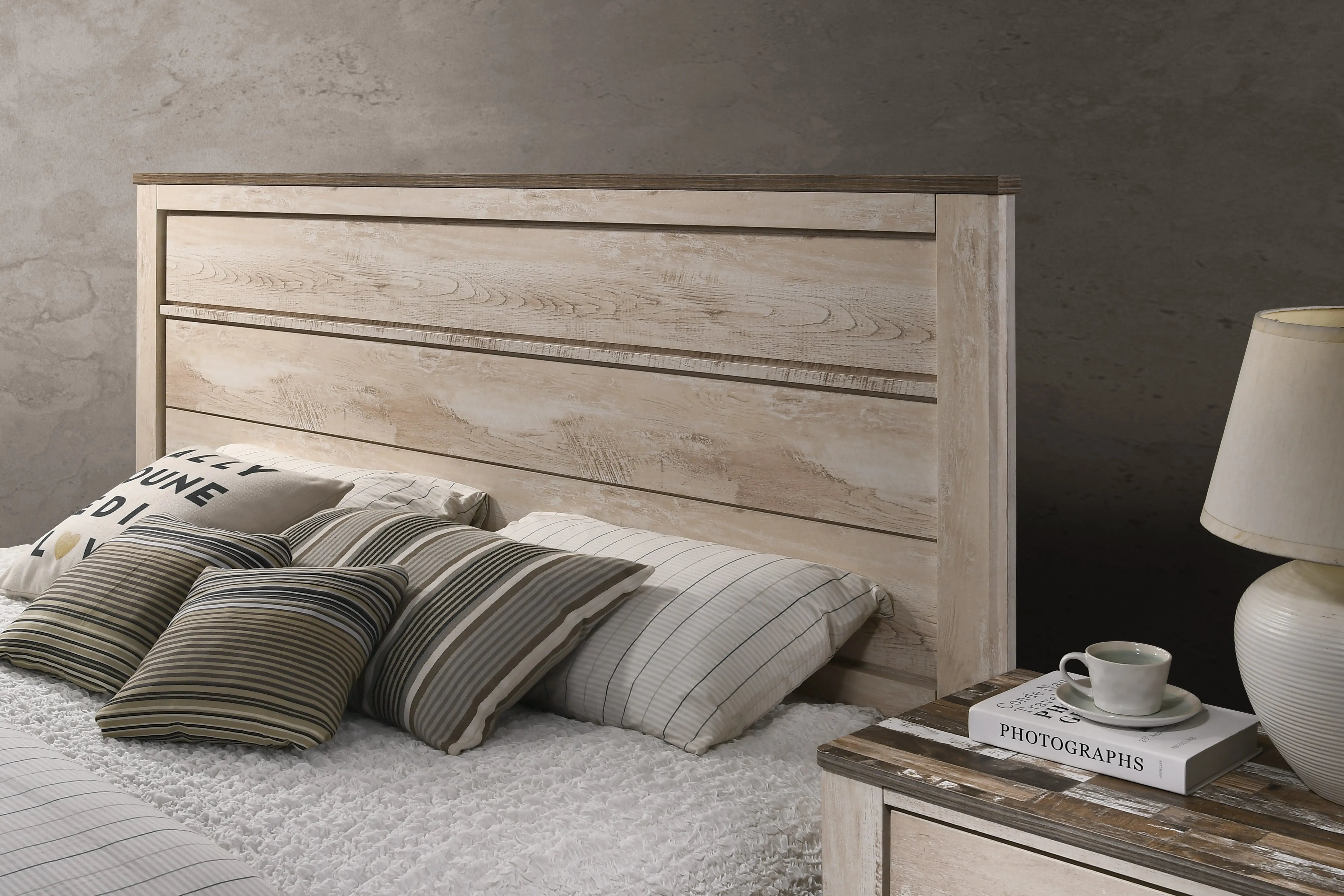 Contemporary White Wash Finish 4-Piece Bedroom Set-King Bed  Dresser Mirror and Nightstand