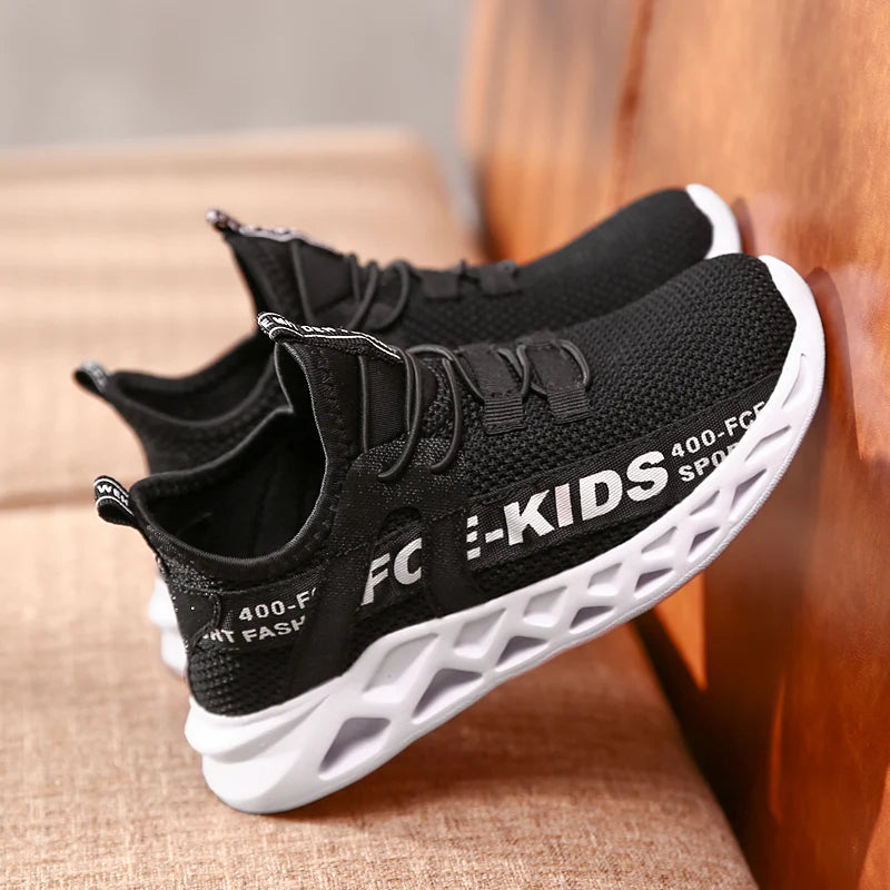 2025 Baskets de course pour enfants de haute qualité, respirantes, légères, douces, antidérapantes, chaussures de marche confortables pour loisirs, garçons et filles