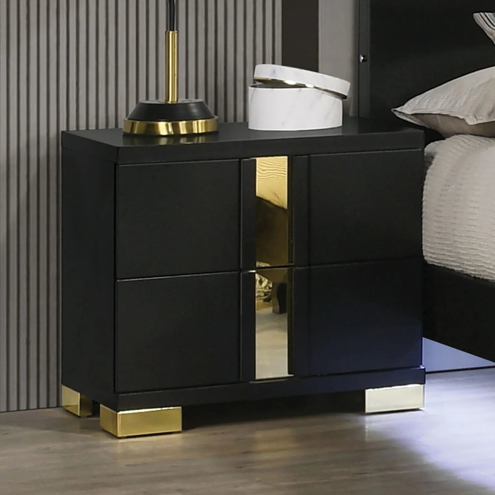 Modern Black 3pc Bedroom Set Eastern King Size Bed With LED 2x Nightstands Furniture Acrylic Trim
