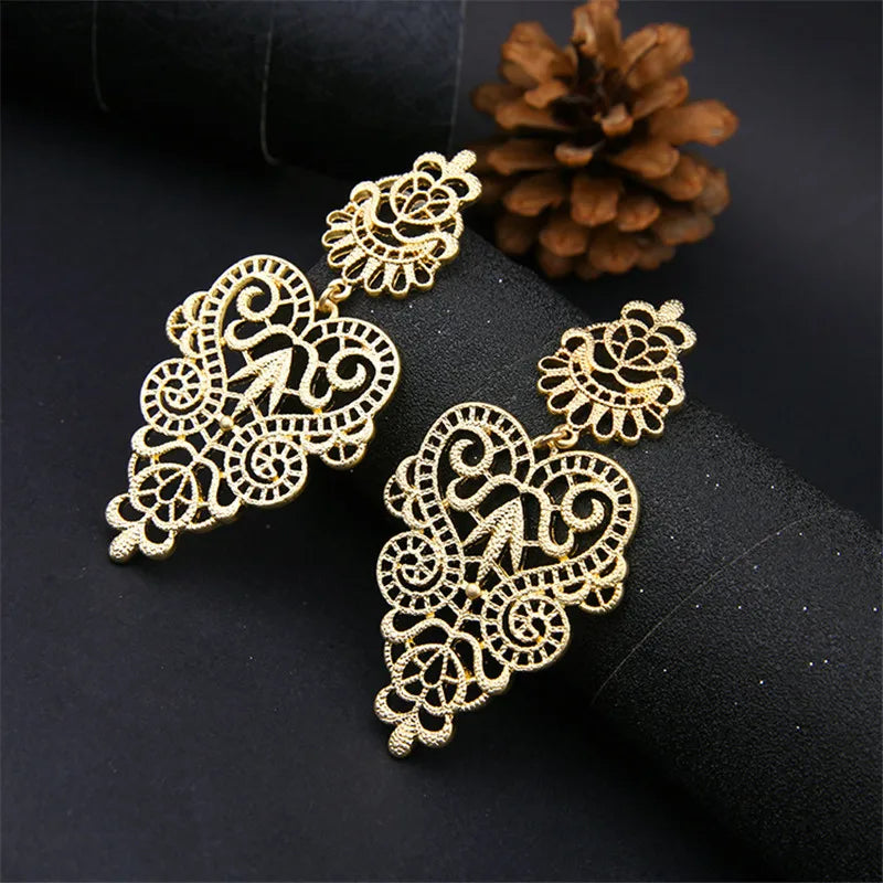Boucles d'oreilles exagérées de marque européenne, style bohème, feuilles creuses, fleur, grands pendentifs, goutte d'oreille, bijoux pour femmes, cadeau