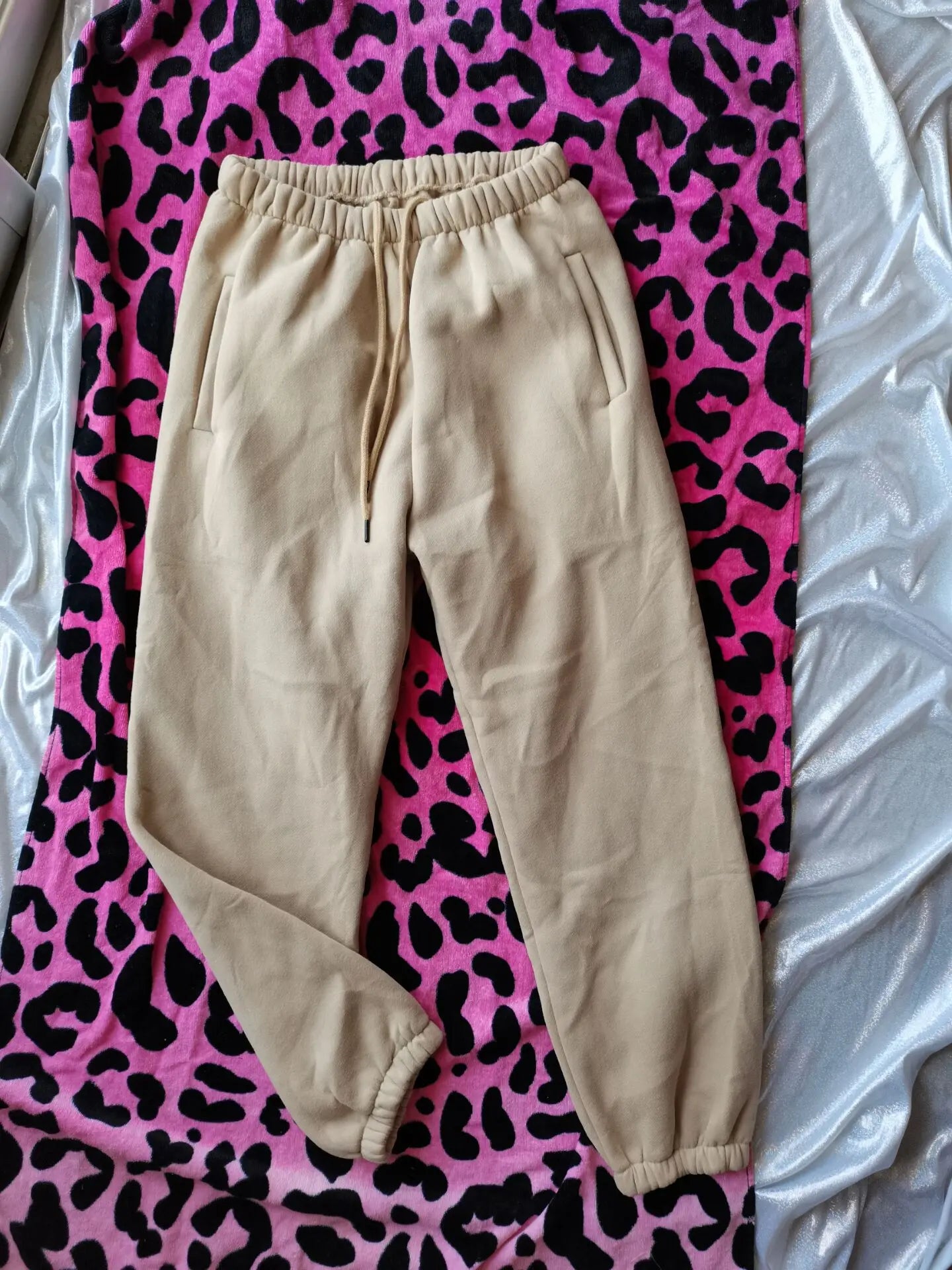 Sweat à capuche Smile avec pantalon de jogging pour femme, ensemble 2 pièces, tenue de sport décontractée, survêtement monochrome, imbibé de sueur, vente en gros, automne et hiver