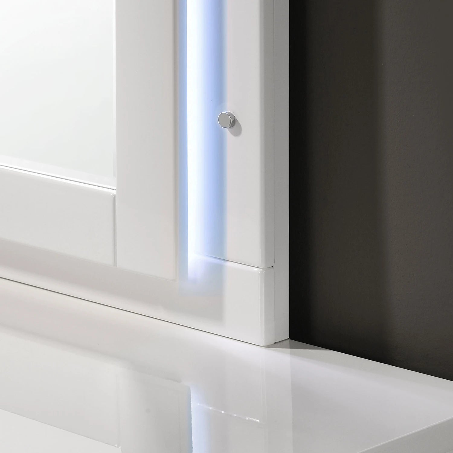 Dulcey White High Gloss 5-piece Eastern King Bedroom Set