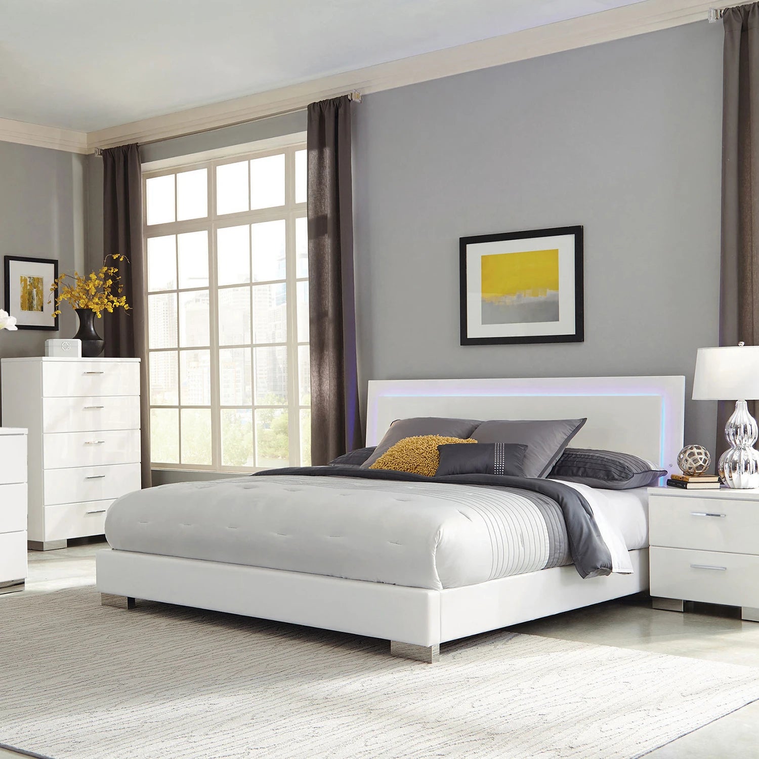 Dulcey White High Gloss 5-piece Eastern King Bedroom Set
