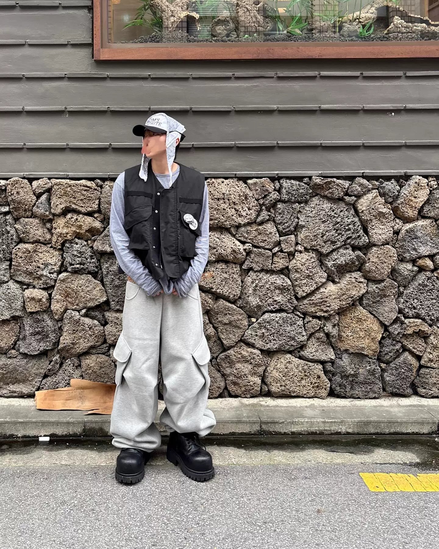 Mjd Heavy-Duty Three-Dimensional Pleated Curved Hem Sweatpants with Large Pockets, Baggy Style, Jogger Cuffs, Gray Sports Trousers Koin