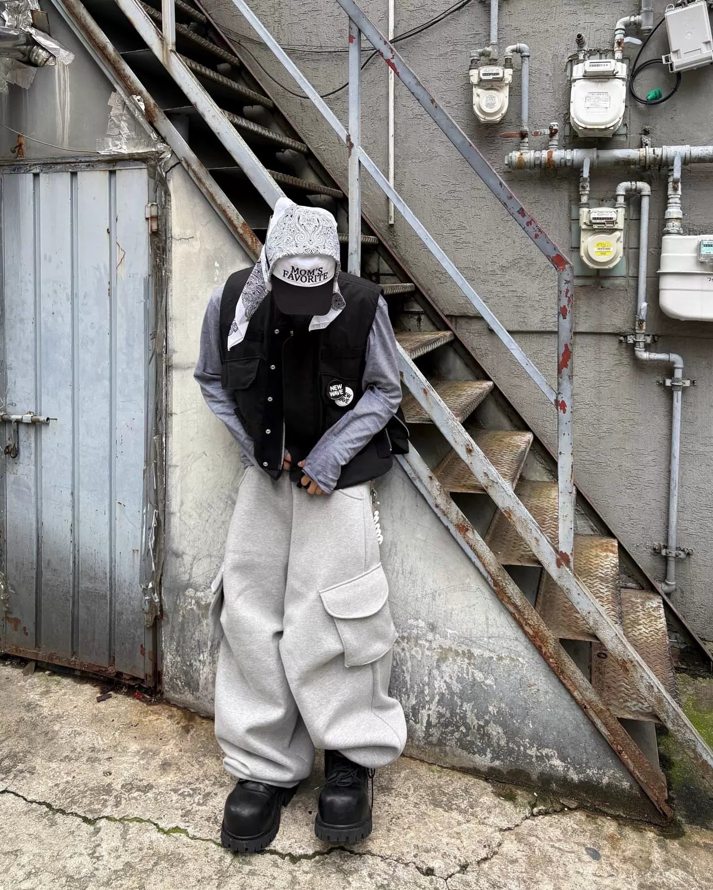 Mjd Heavy-Duty Three-Dimensional Pleated Curved Hem Sweatpants with Large Pockets, Baggy Style, Jogger Cuffs, Gray Sports Trousers Koin