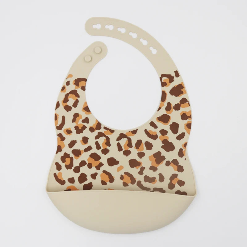 Nouveauté bavoirs en silicone pour bébé impression en silicone bavoir pour nouveau-né alimentation rot tissu avocat zoo tracteur impression vaisselle