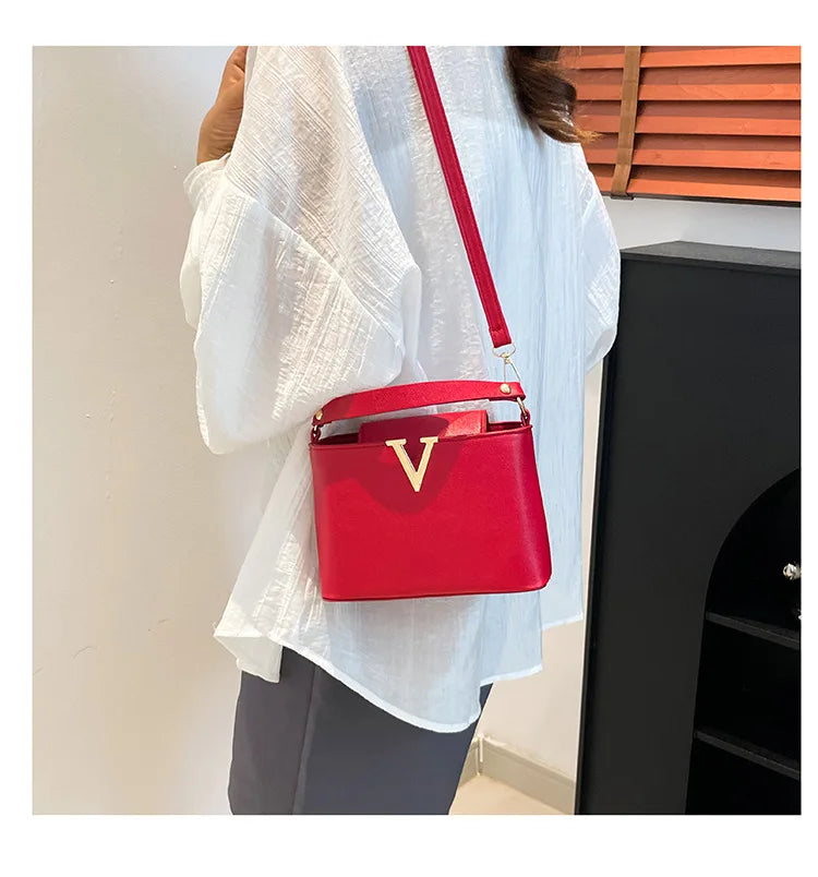 Sac fourre-tout de luxe pour femmes, sac seau élégant en cuir Pu en forme de V Chic, sac à main à couverture supérieure pour femmes, sac à bandoulière pour femme