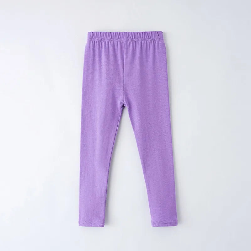 Girls' leggings for spring and summer, suitable for outdoor wear. They are slim-fitting, long pants for children.
