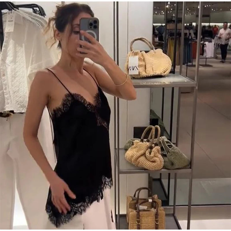 Été femmes haut à licou Satin dentelle épissé réservoir dos nu col profond Sexy gilet ourlet irrégulier robes 2025 dame vacances Sexy hauts