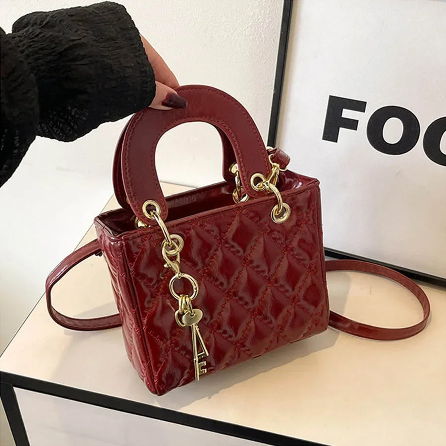 Fashionable and versatile women's shoulder/handbag with a simple diamond grid design and a high-quality PU leather square bag 