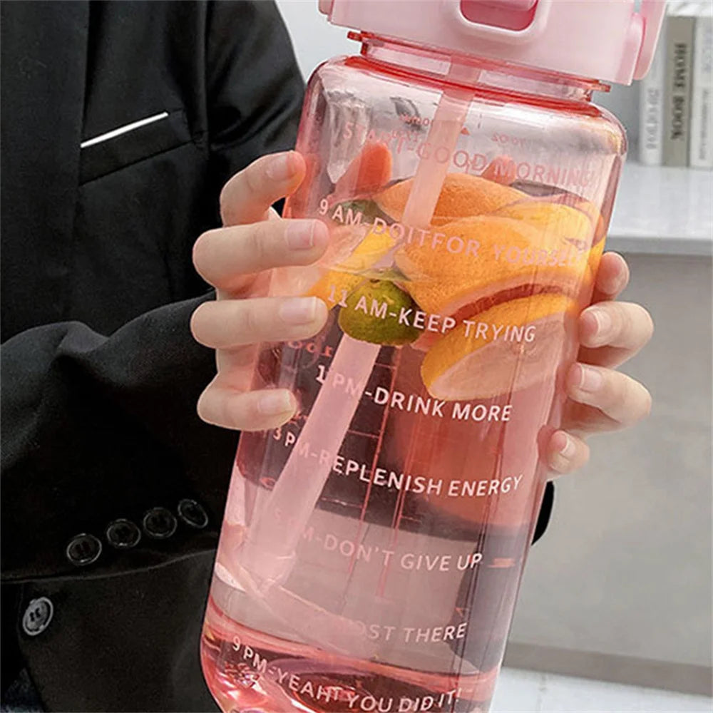 Bouteille d'eau 2L avec marqueur de temps, anti-fuite, antidérapante, bouteille d'eau de voyage Portable en plastique, tasse de Fitness avec des autocollants mignons