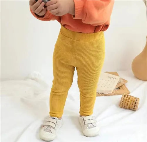 Cotton leggings for baby girls, wide-legged PP pants, spring-autumn fashion, solid-colored long pants for children, new 2024 collection