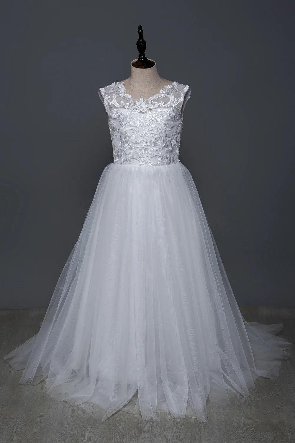 White lace bridesmaid dress for girls, with large floral bow, children's ball gown, wedding party dress, pageant dress, first communion dress