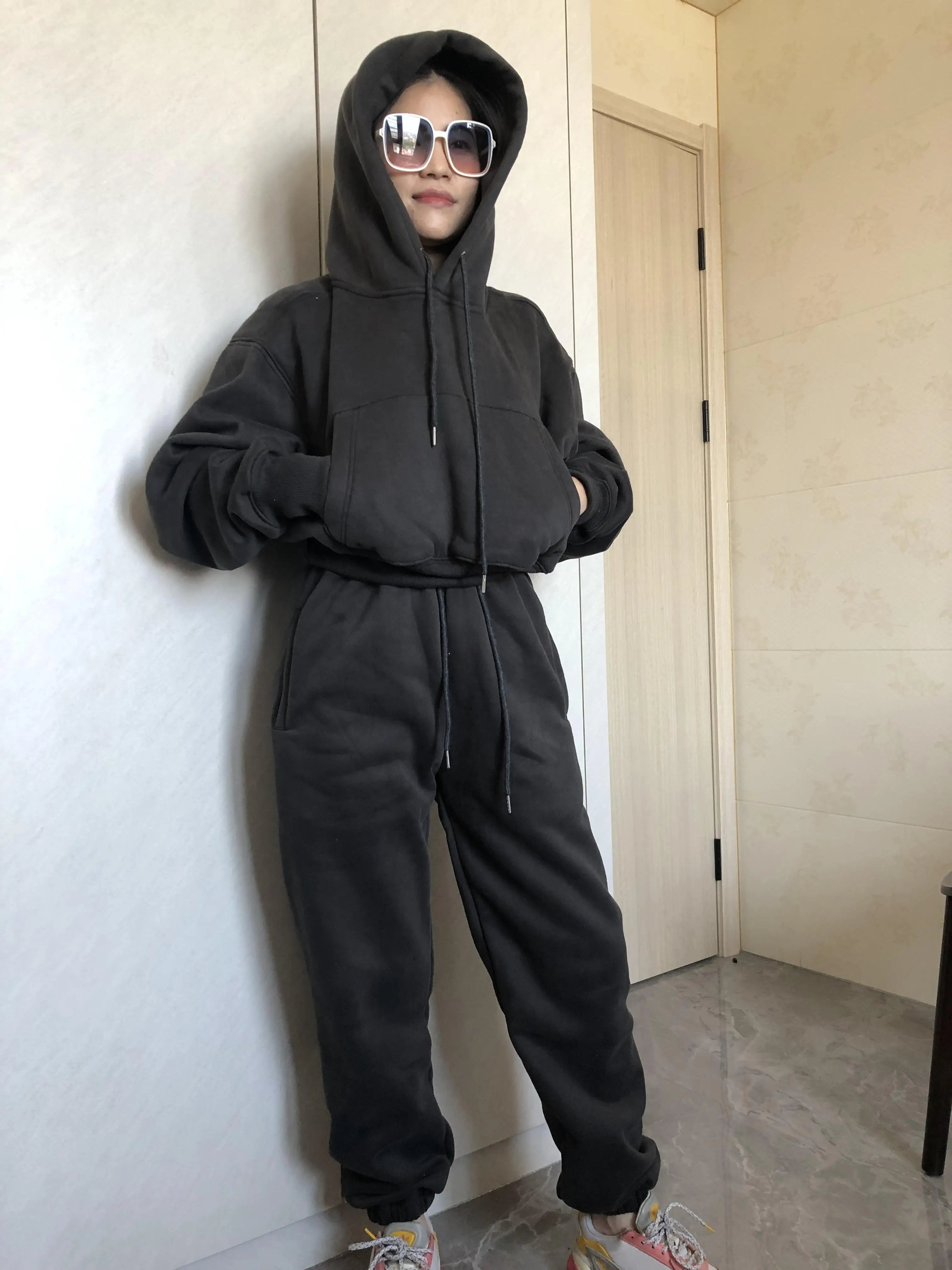 Sweat à capuche Smile avec pantalon de jogging pour femme, ensemble 2 pièces, tenue de sport décontractée, survêtement monochrome, imbibé de sueur, vente en gros, automne et hiver