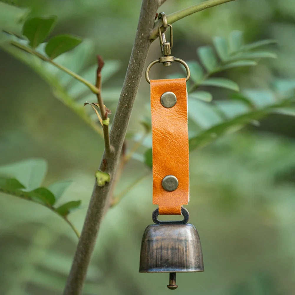 Loud bear bell with emergency whistle set, magnetic bear bell, silent repellent bell, bear bell for bear deterrence, 1-5 pieces