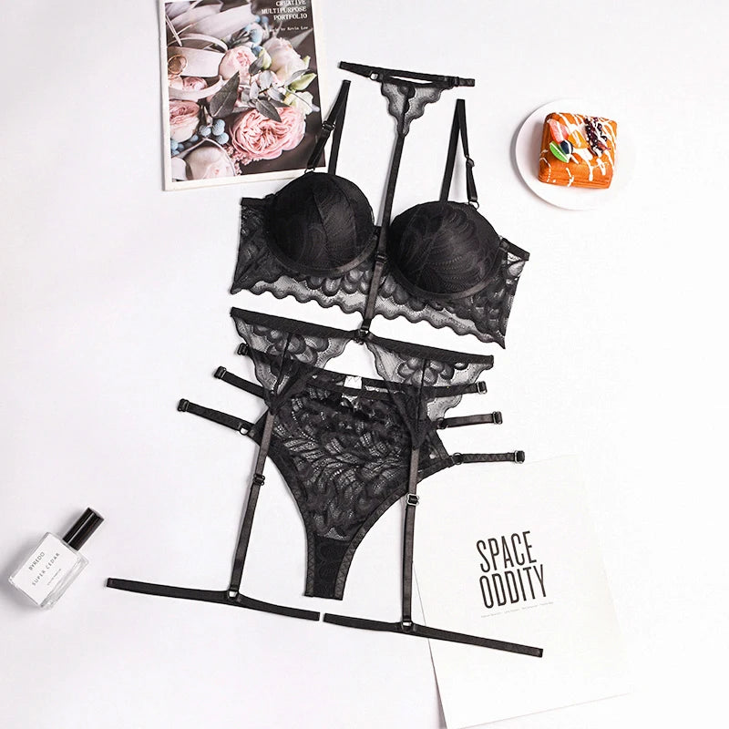 Ensembles de Lingerie érotique pour femmes, jarretelles en dentelle, soutien-gorge et culotte transparents, Costumes Porno féminins, col licou en V profond, ensemble de sous-vêtements Sexy