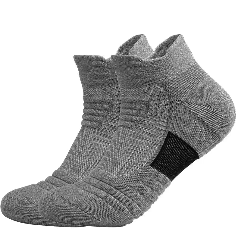 3 pairs of men's comfortable cushioned athletic socks for outdoor sports