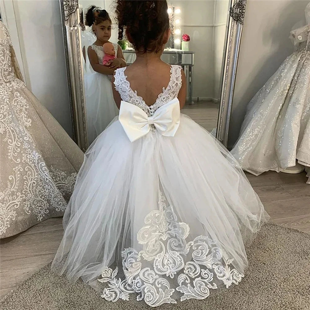 White lace bridesmaid dress for girls, with large floral bow, children's ball gown, wedding party dress, pageant dress, first communion dress