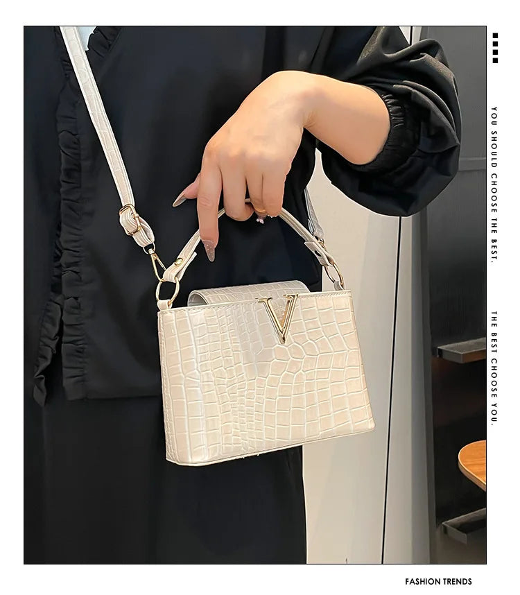 Mini multifunctional handbag made of waterproof PU fabric, fashionable, solid color, simple material, locking buckle, decoration 