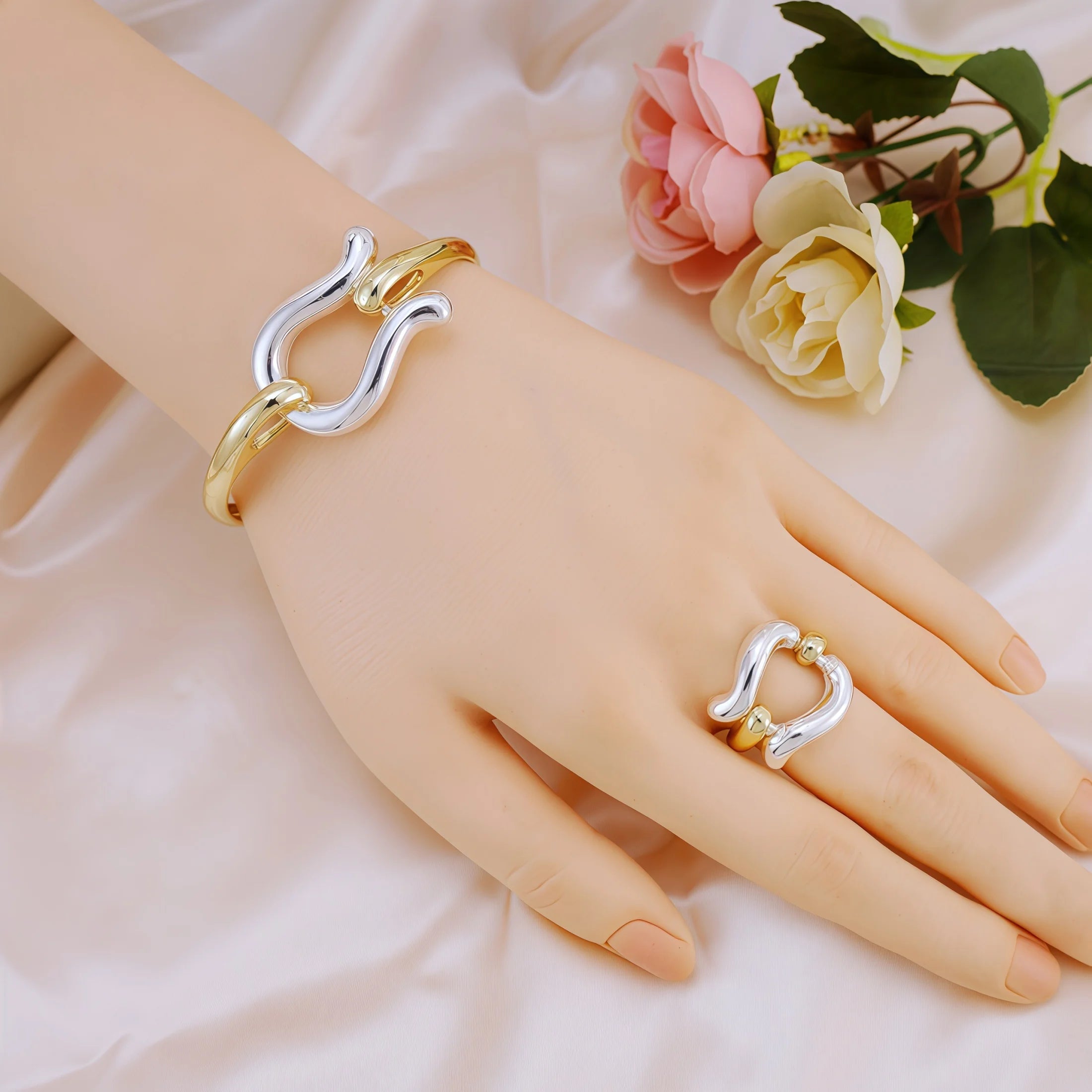 Ensembles de bijoux à la mode pour femmes, couleur or, collier ras du cou, boucles d'oreilles, Bracelets, bague, ensemble de mariage, accessoires de fête