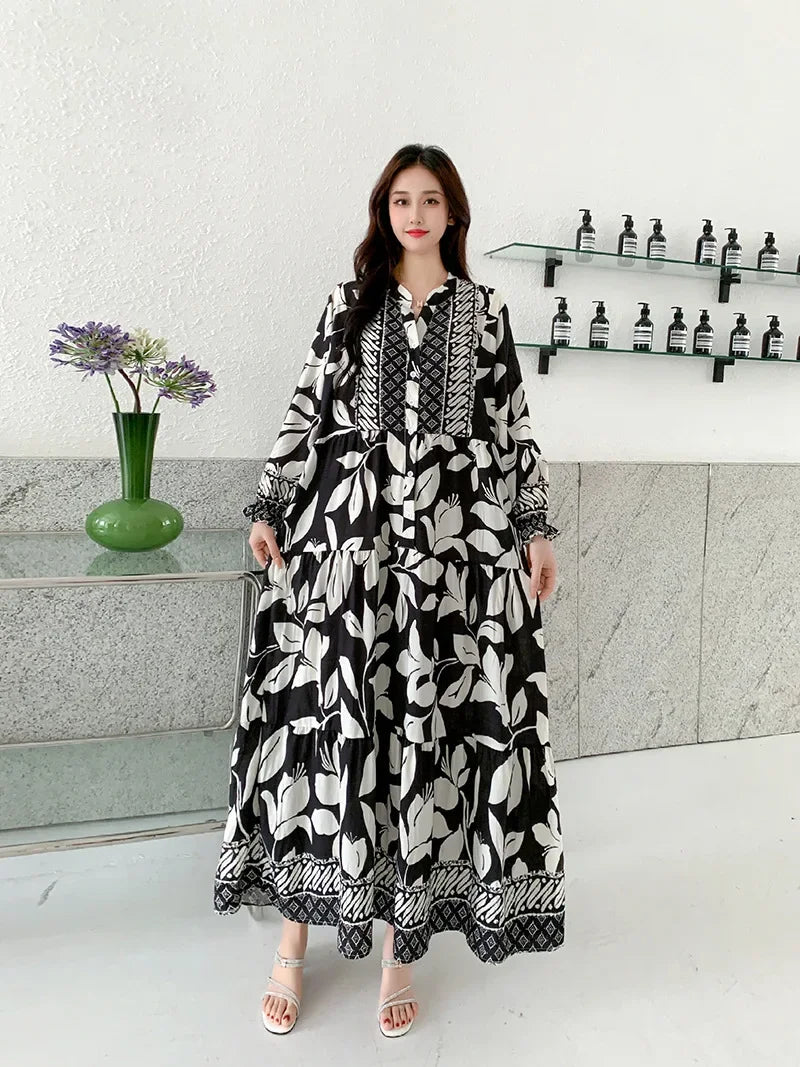 Loose-fitting bohemian cotton dress with floral print, long sleeves, plus size, maternity maxi dress for pregnant women and expectant mothers