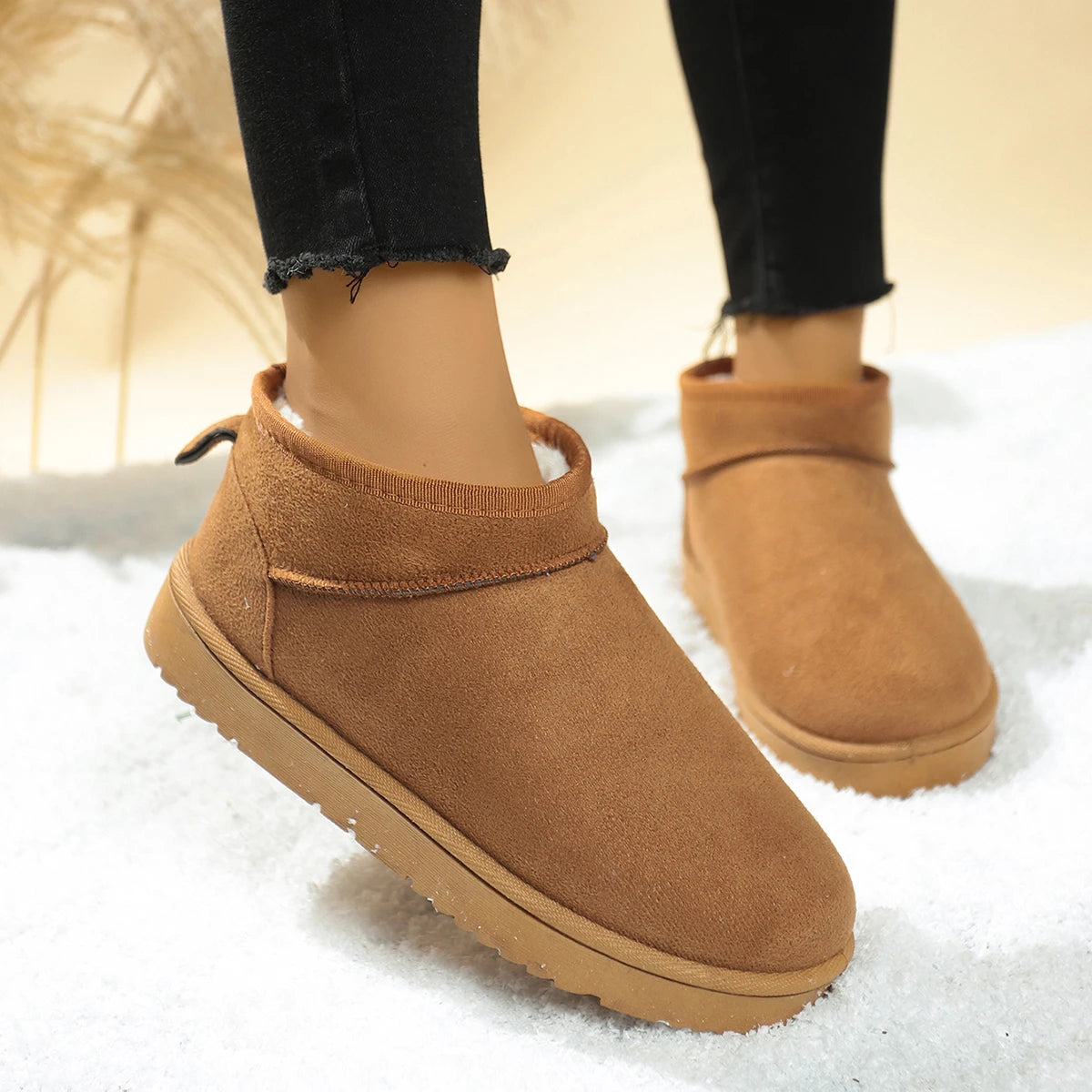 Mode nouveau daim semelle épaisse grande taille bottes de neige hiver tête ronde Sexy confortable chaud décontracté bottes de marche pour les femmes