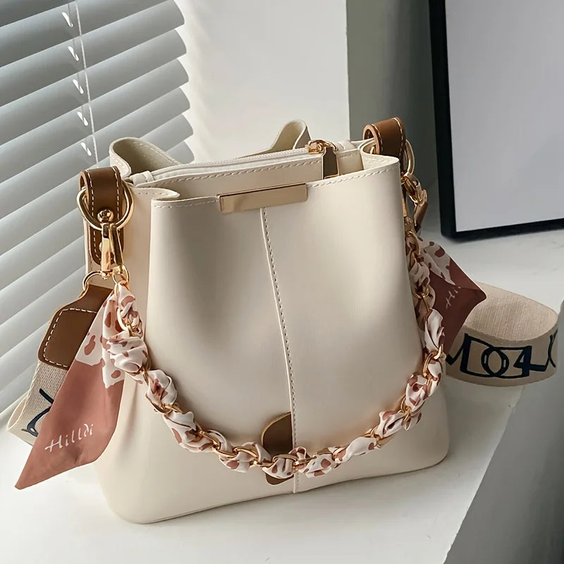 Sac à bandoulière pour femmes, nouvelle mode, grande capacité, sac seau avec chaîne en ruban, sac à bandoulière pour les déplacements quotidiens