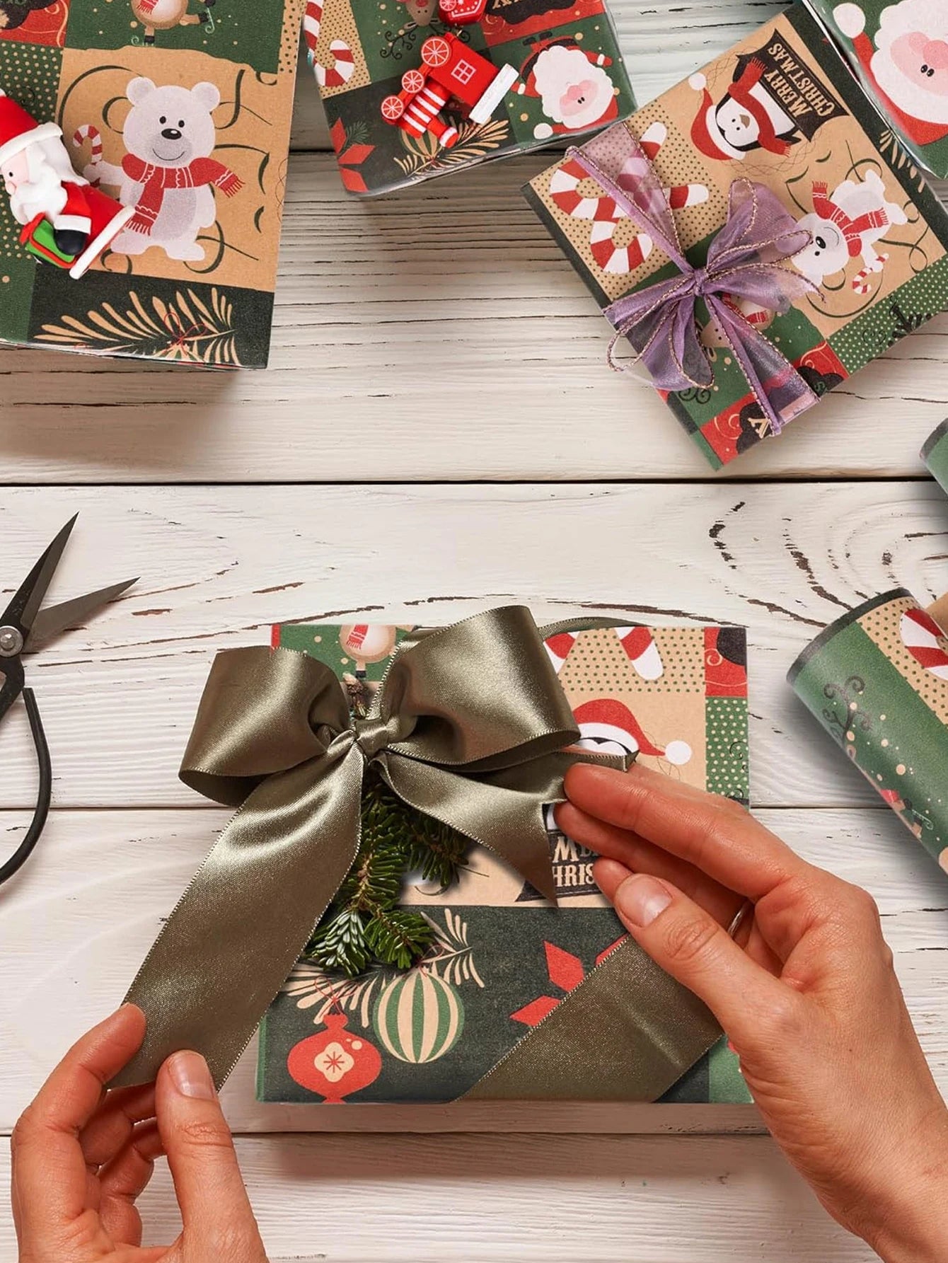 Papier d'emballage de cadeaux de Noël Papier d'emballage de cadeaux multi-styles Boîte-cadeau de Noël écologique Papier Cadeaux d'anniversaire et de vacances