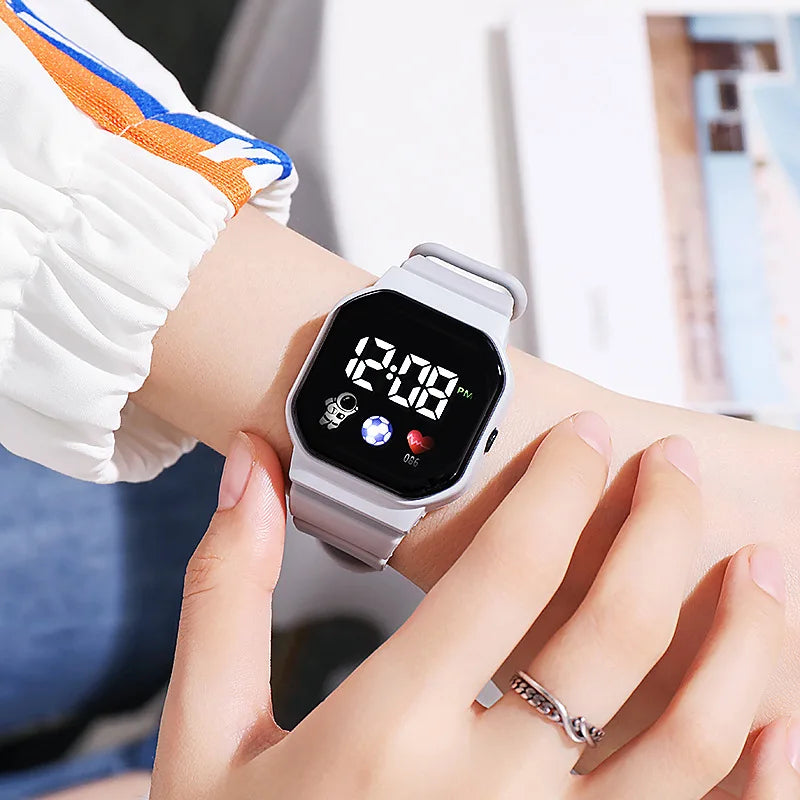 Montre de Sport pour enfants, numérique, Spaceman, bracelet en Silicone, étanche, électronique, cadeaux pour garçons et filles