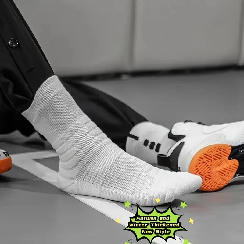 3 pairs of men's comfortable cushioned athletic socks for outdoor sports