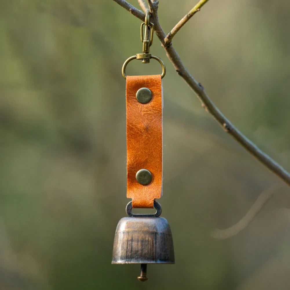 Loud bear bell with emergency whistle set, magnetic bear bell, silent repellent bell, bear bell for bear deterrence, 1-5 pieces