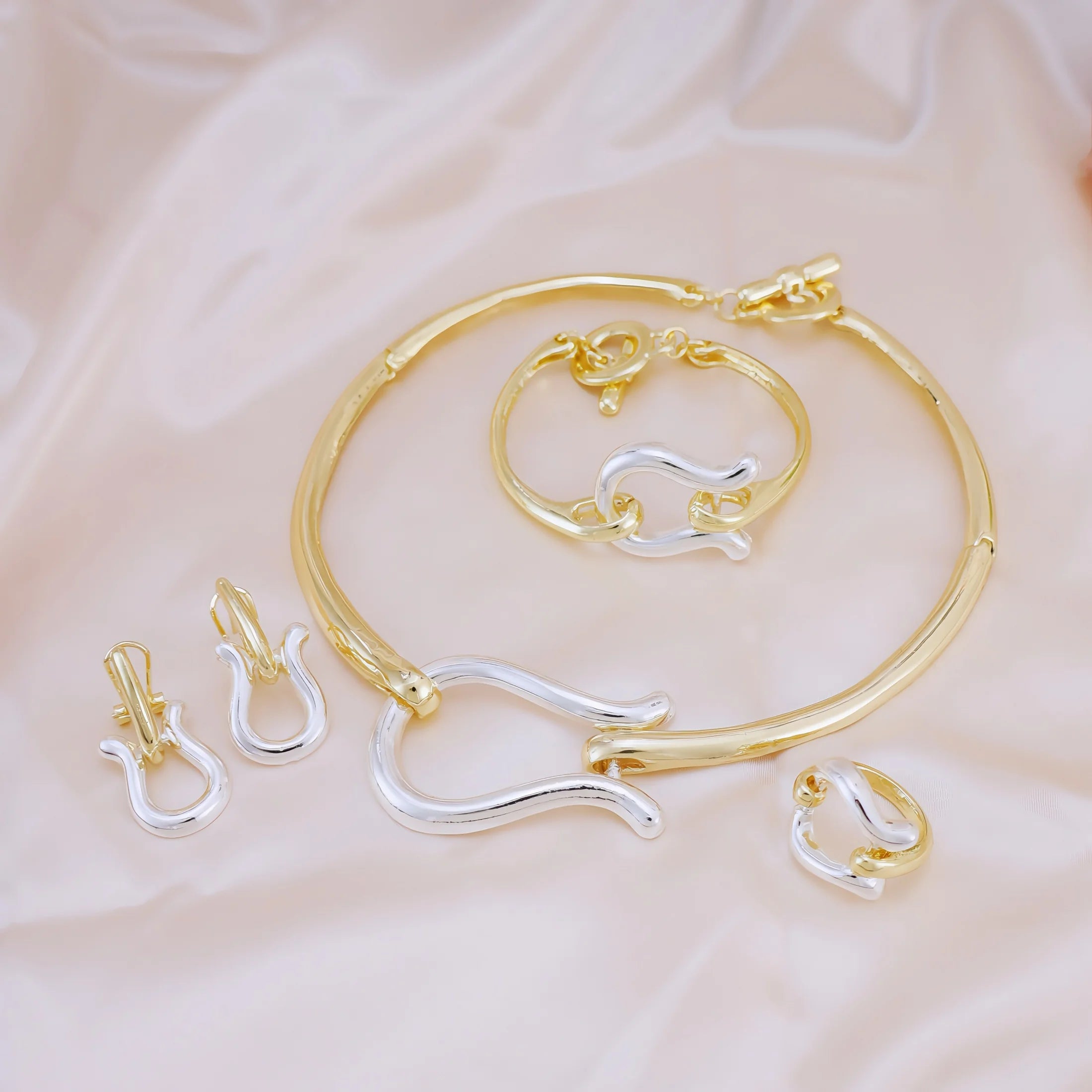 Ensembles de bijoux à la mode pour femmes, couleur or, collier ras du cou, boucles d'oreilles, Bracelets, bague, ensemble de mariage, accessoires de fête