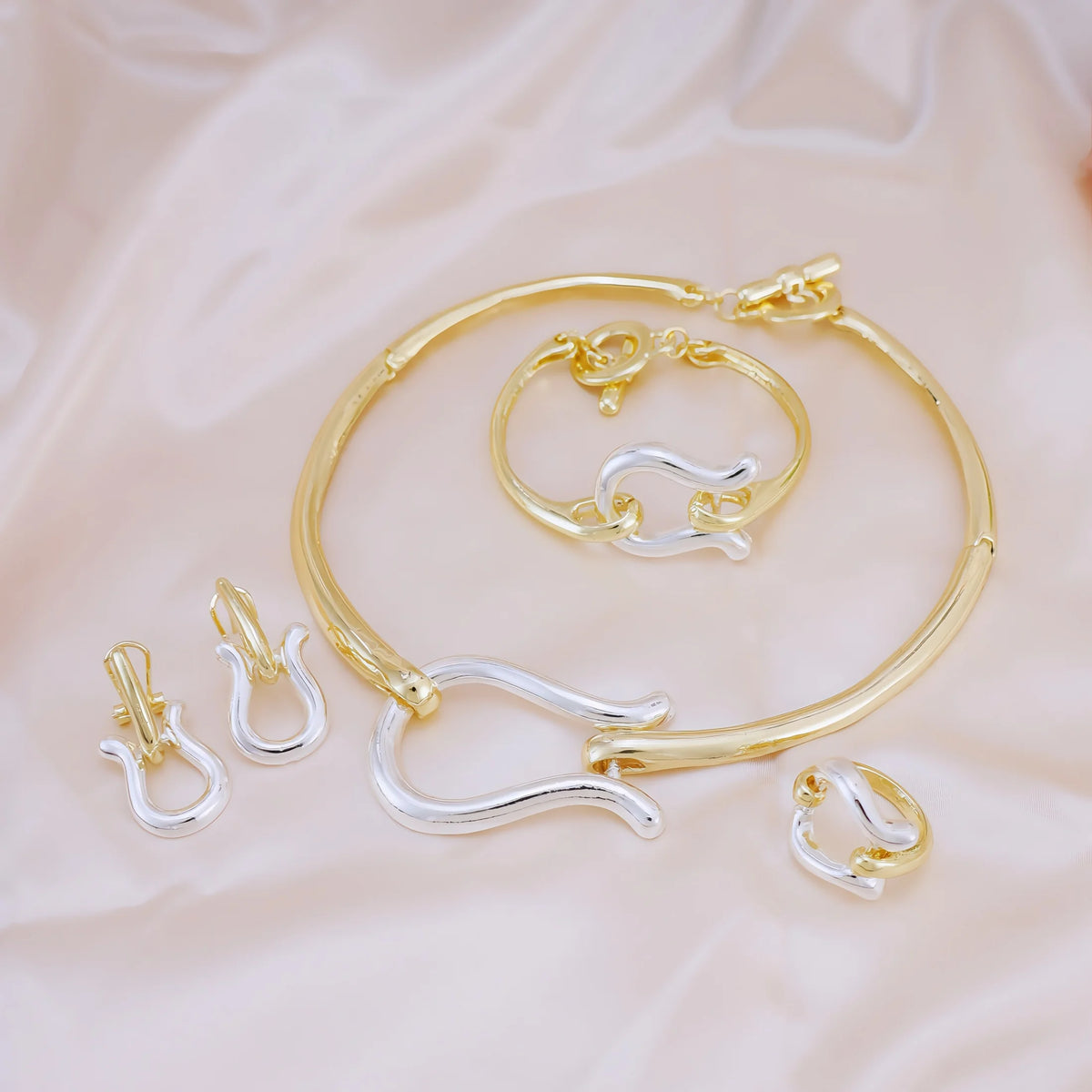 Ensembles de bijoux à la mode pour femmes, couleur or, collier ras du cou, boucles d'oreilles, Bracelets, bague, ensemble de mariage, accessoires de fête
