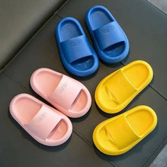 Pantoufles de salle de bain pour enfants, couleur unie, antidérapantes, semelle souple, pantoufles d'été pour garçons et filles de 4 à 10 ans, pantoufles de maison mignonnes