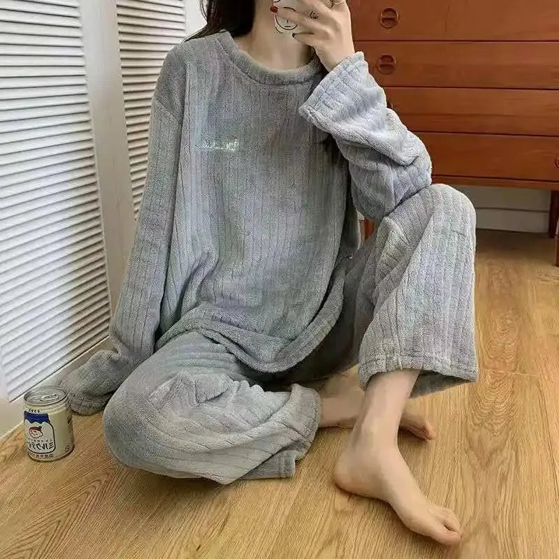 Ensemble pyjama chaud en velours de corail doux pour femmes, vêtements d'extérieur confortables pour l'hiver, cadeau de noël pour la rentrée scolaire ﻿