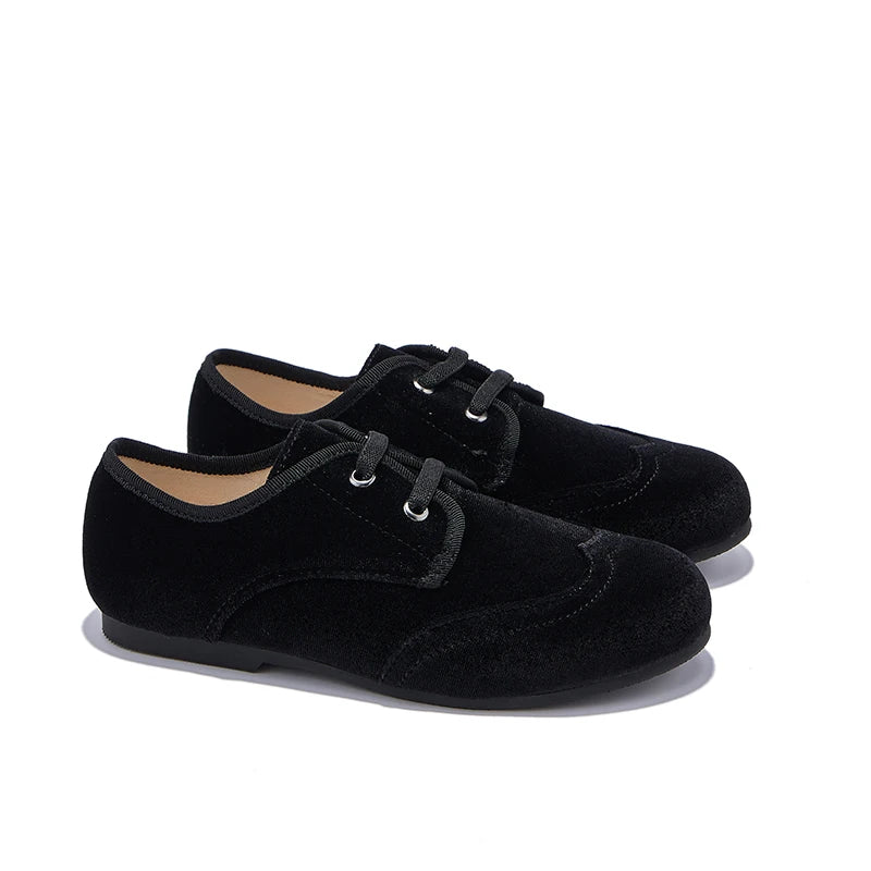 W-AP8-003 chaussures habillées pour enfants en cuir marron noir velours lacets décoratifs chaussures de conception classique nouvel hiver