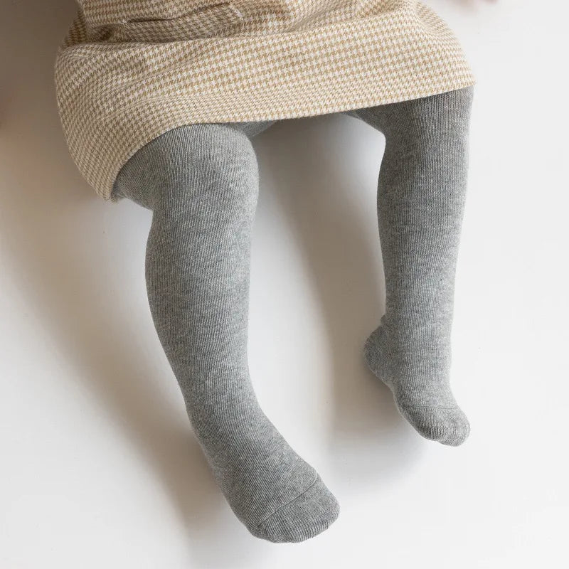 A pair of full-leg baby leggings suitable for boys and girls aged 0 to 4 years, available in five colors.
