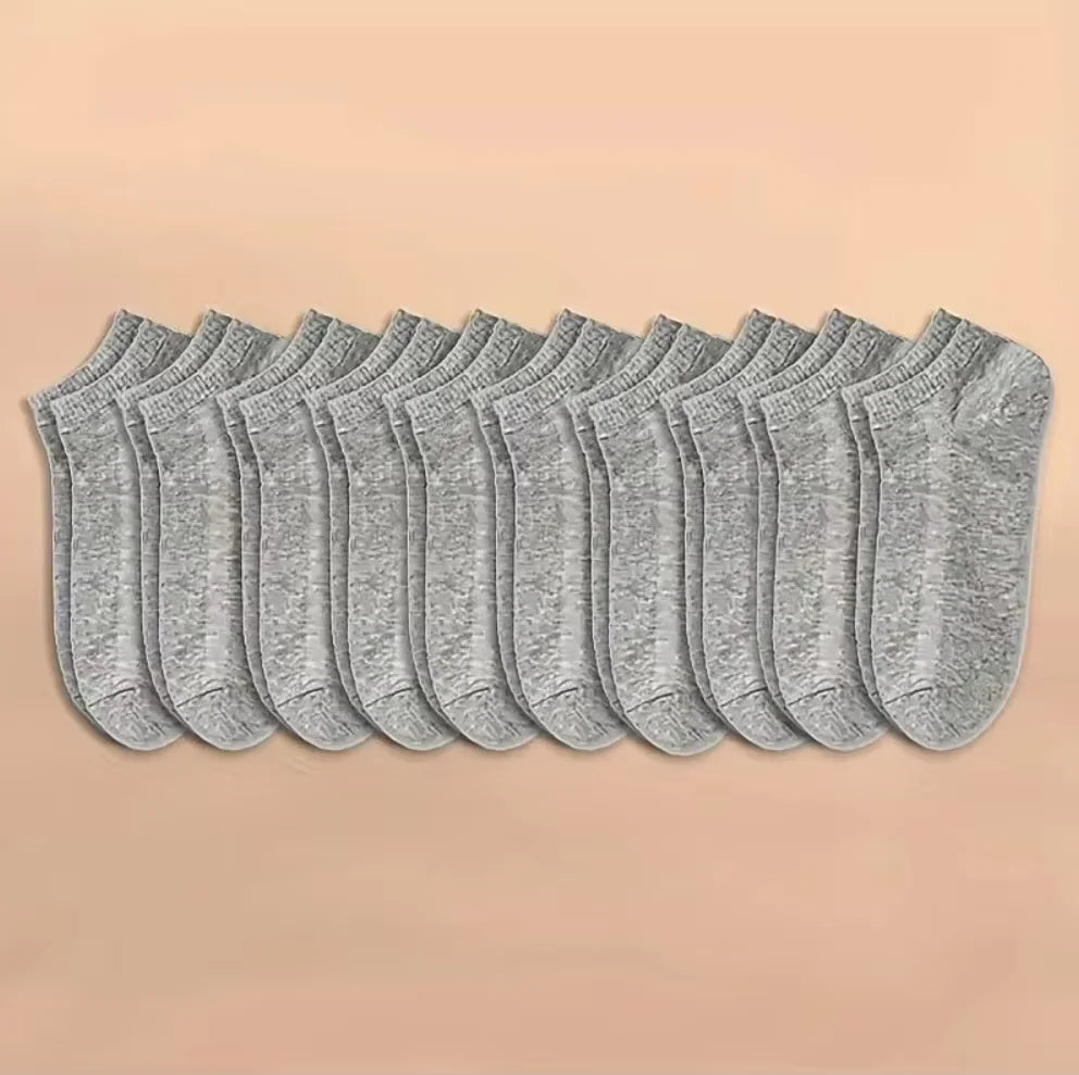 3 pairs of men's comfortable cushioned athletic socks for outdoor sports