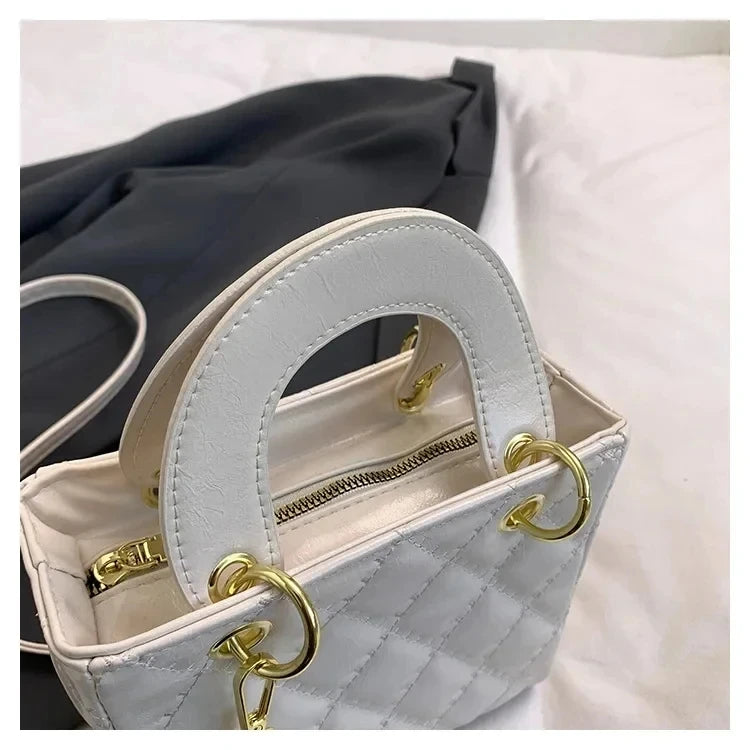 Fashionable and versatile women's shoulder/handbag with a simple diamond grid design and a high-quality PU leather square bag 