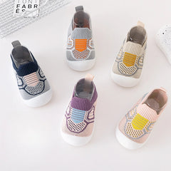 Nouvelles chaussures pour enfants en bas âge frappé printemps et automne décontracté polyvalent bébé chaussures semelle souple coup