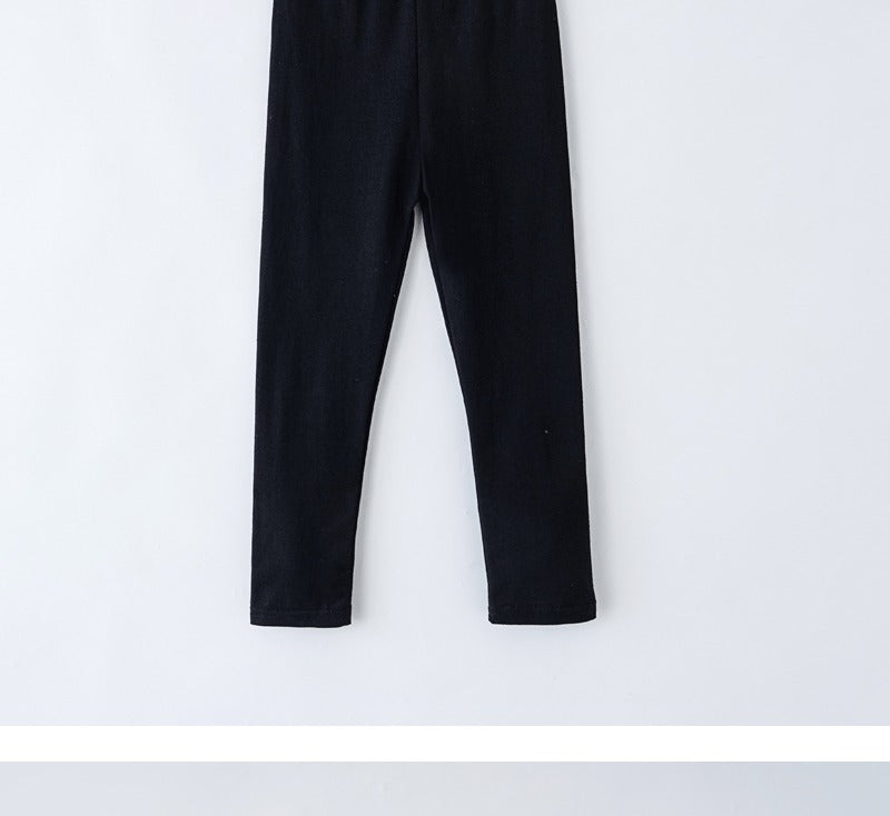 Girls' leggings for spring and summer, suitable for outdoor wear. They are slim-fitting, long pants for children.