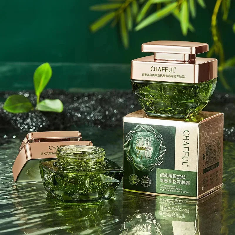 Effective and revitalizing face cream, beauty, lifting, brightening, moisturizing, skincare, Korean makeup